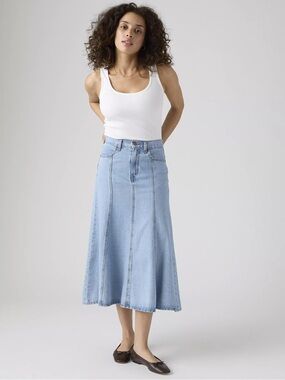 ✨LEVI’S FIT AND FLARE SKIRT SIZE 30